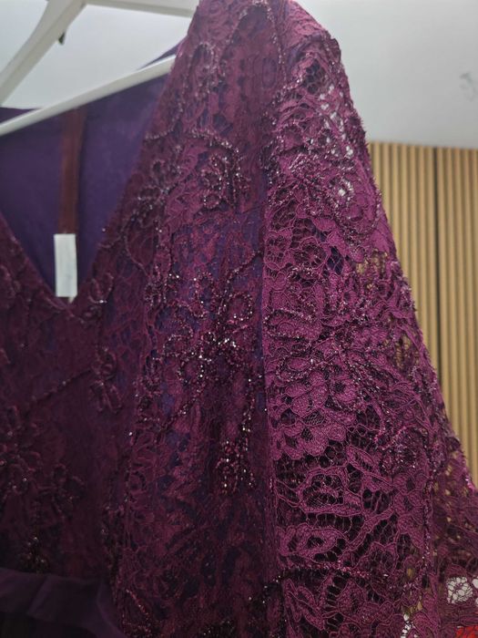 Rochie visinie eleganta din voal si dantela marimea 58