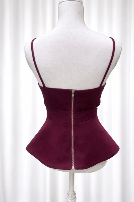 Top gen corset decupat in parti