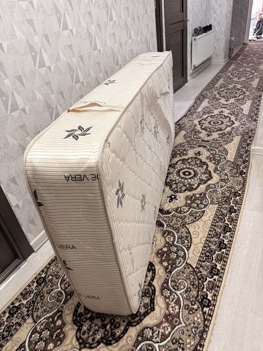 Продается матрас стандартного размера