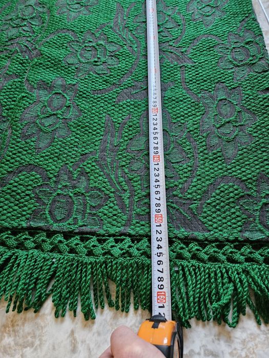 Тъкано вълнено одеало, позъбено на една кука. 100% вълна. 190/150(160)