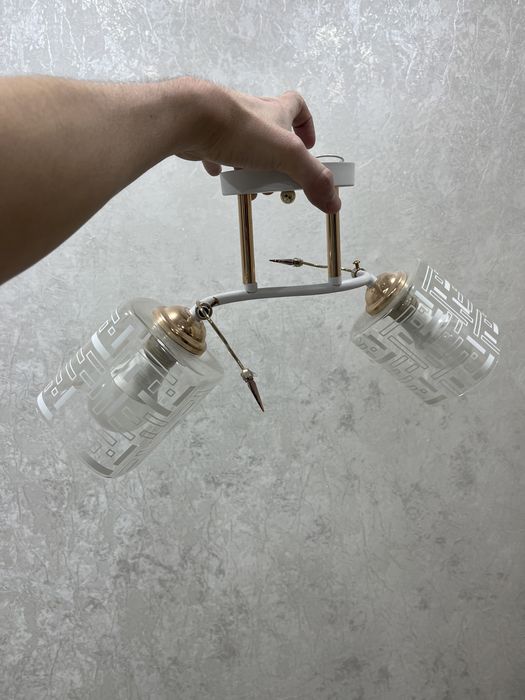 Продам люстру в отличном состоянии