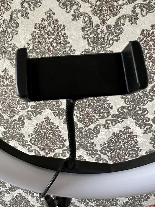 Продам кольцевую лампу