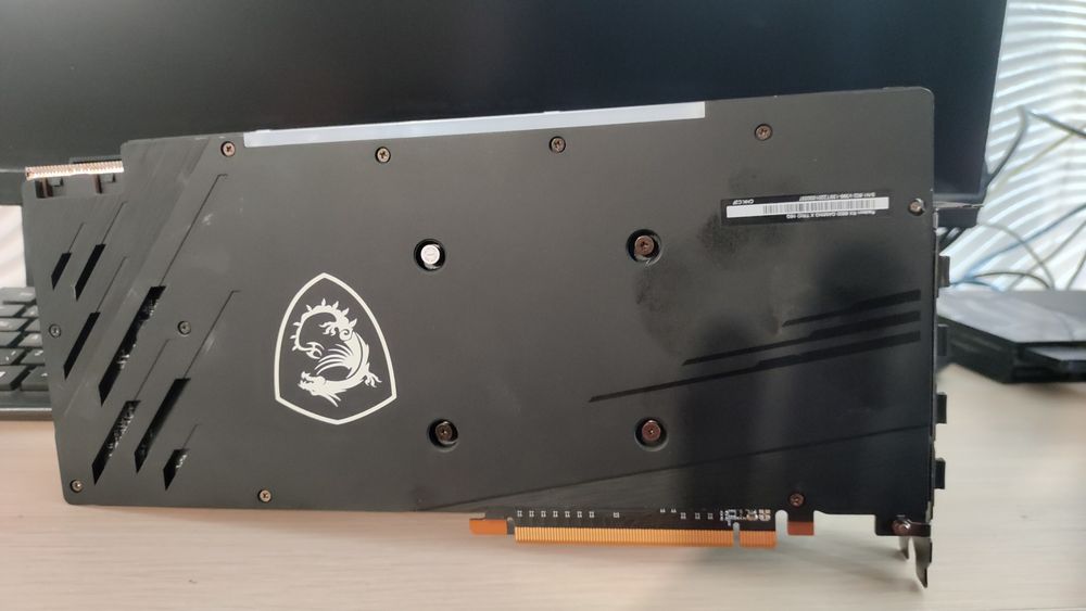 RX6800 16GB Компютърни компоненти