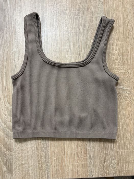 Дантелен потник и кафяв потник