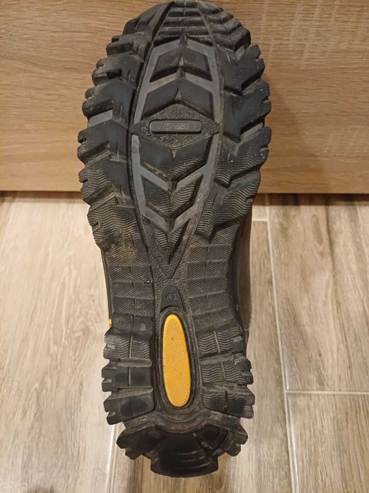 Мъжки зимни обувки №41. С връзки. Цвят: кафяв; Кавалер Юниън, България