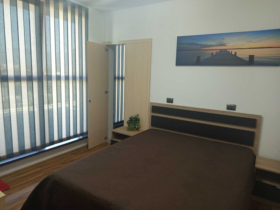 Отдава под наем тристаен апартамент до Манастира