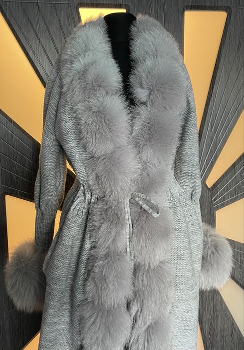 Палто жилетка с яка от лисица