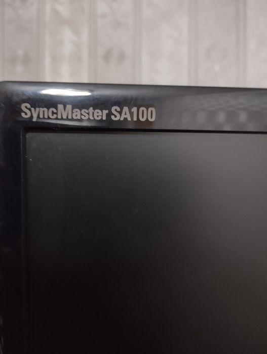 Монитор Самсунг SyncMaster SA100