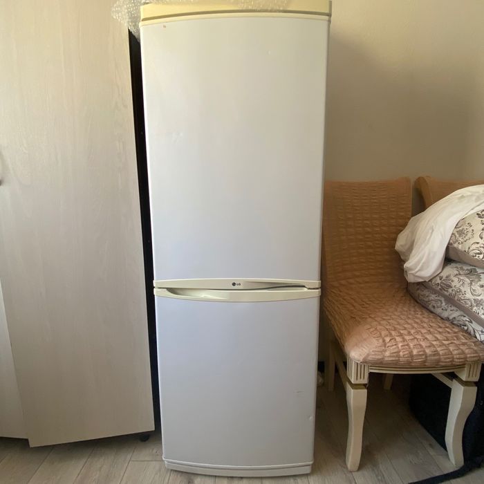 Холодильник LG рабочий