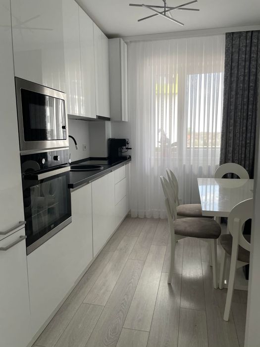 3 camere Prima Oneștilor   Etaj 2  Bucătărie separată 2 băi Parcare subterană
