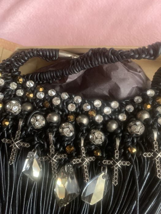 Колие от естествена кожа , Сваровски камъни