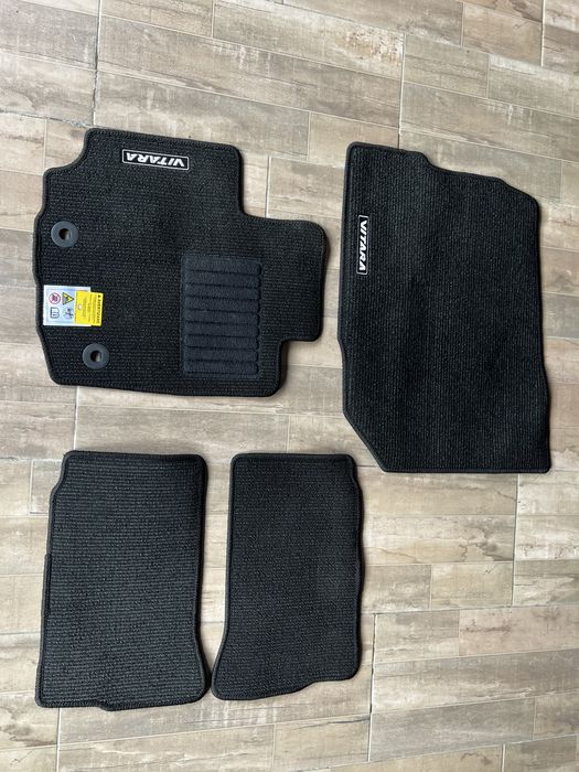 Vand set covorase auto textil originale Suzuki Vitara Hybrid noi