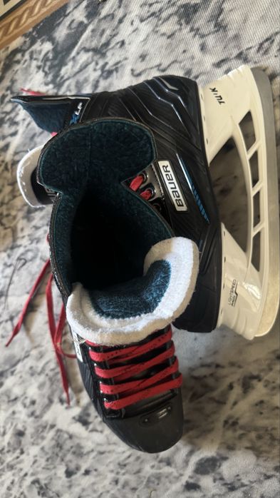 Продам коньки Бауер в хорошем состоянии