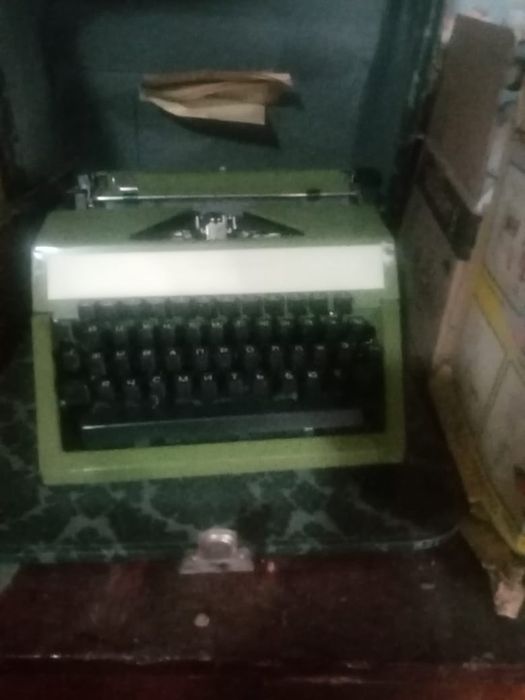 Антиквариат печатная машинка