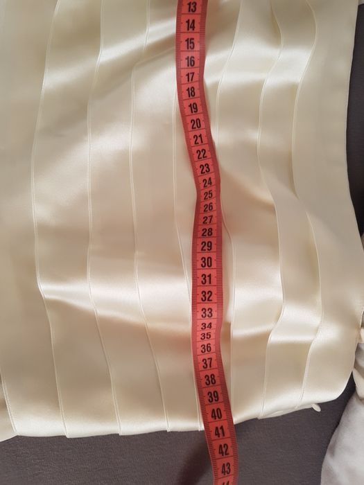 Rochie eleganta crem m.46