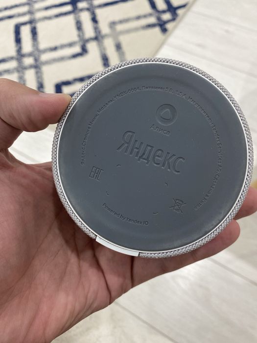 Продам умную колонку Алиса
