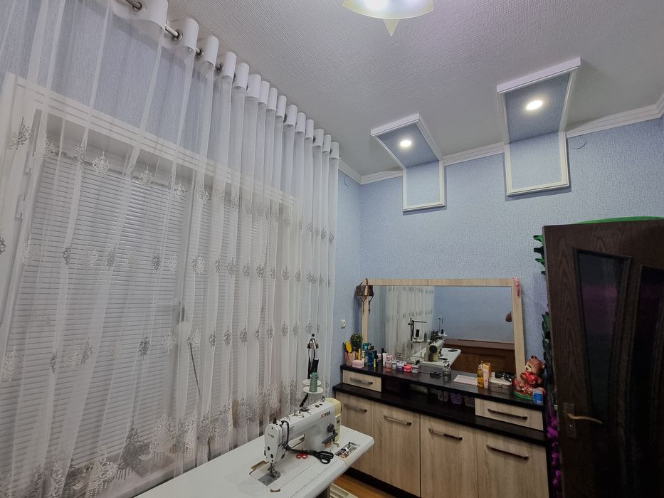 Срочно .Уй сотилади.3хона+ошхона,ваннахона уй ичида.Шахматчи кучасида.