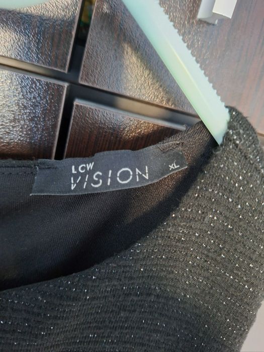 Черна рокля по тялото