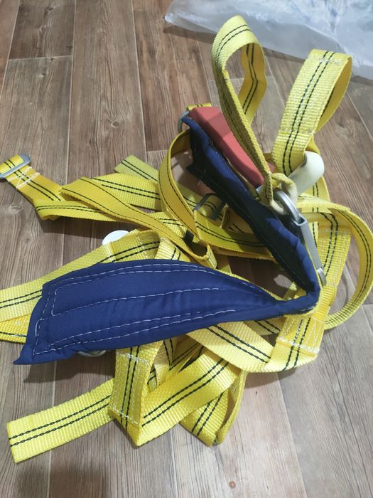 Страховочная привязь