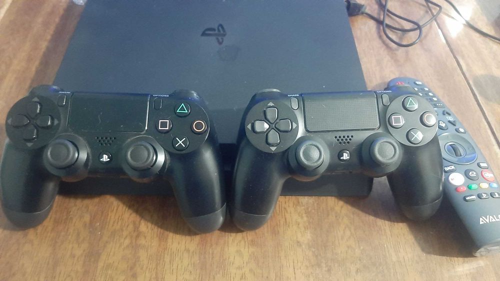 Play Station 4 PS (1tb) продается