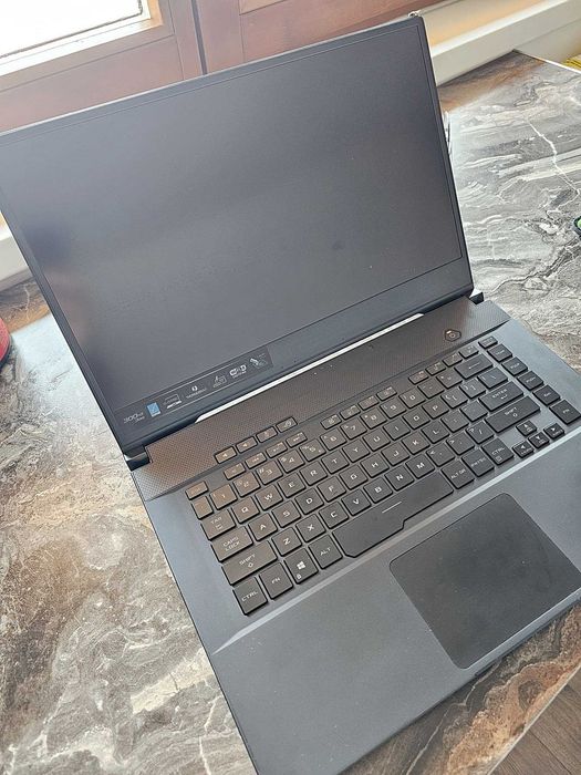 ASUS ROG Zephyrus S15 GX502LXS, RTX 2080 Super, i7, 32GB, 1TB, 300Hz