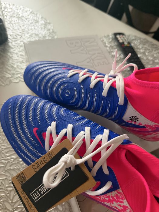 Ghete de fotbal noi in cutie nr38 nuanțe de albastru cu roz!