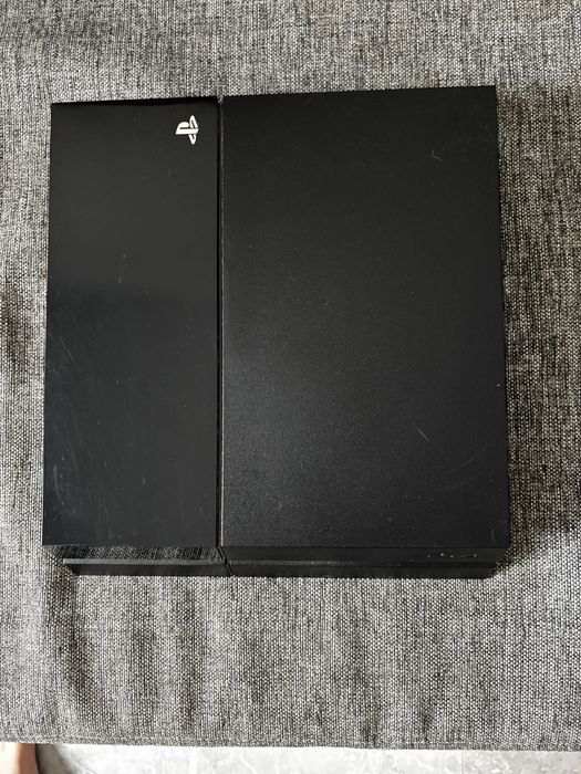 Плейстейшен 4 slim