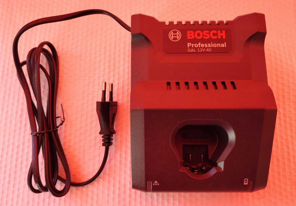 Circular mic Bosch GKS 12V-26, acumulatori, incarcatoare