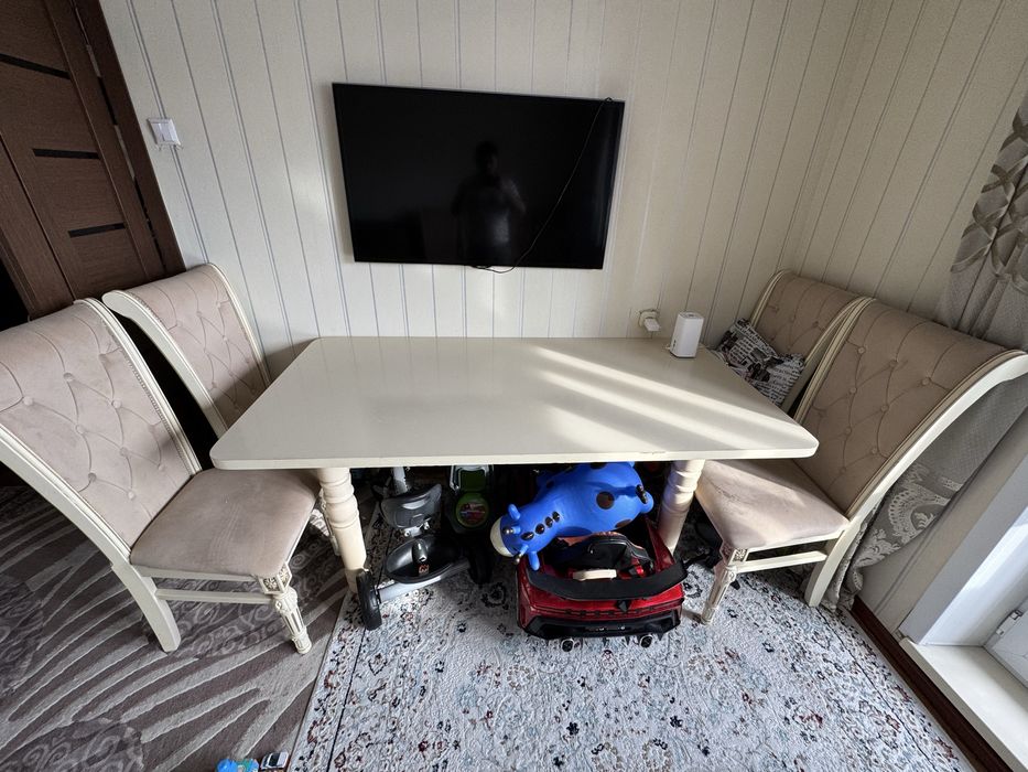 Продаю стол с 8 стульями !!!