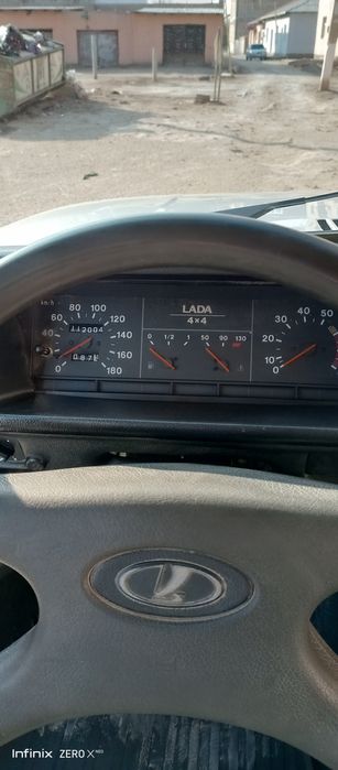 Ваз лада 2131        .