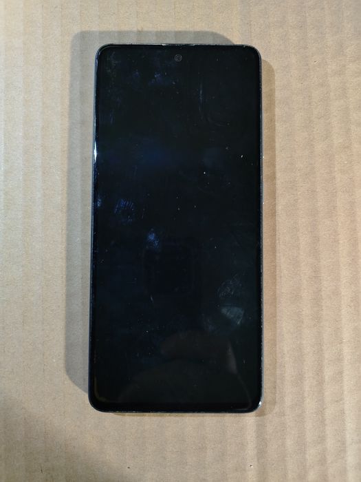 Samsung Galaxy A51 cu display-ul defect (spart). Vibrează, se aud sunete