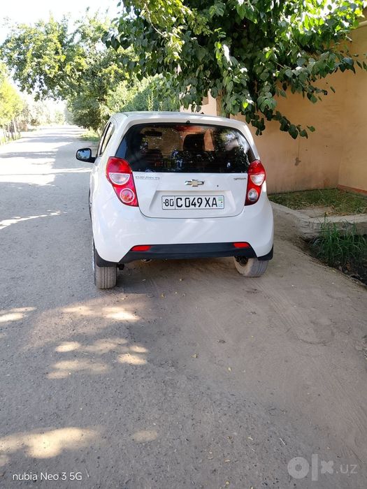 Moshina radnoy kraskasi yo'q