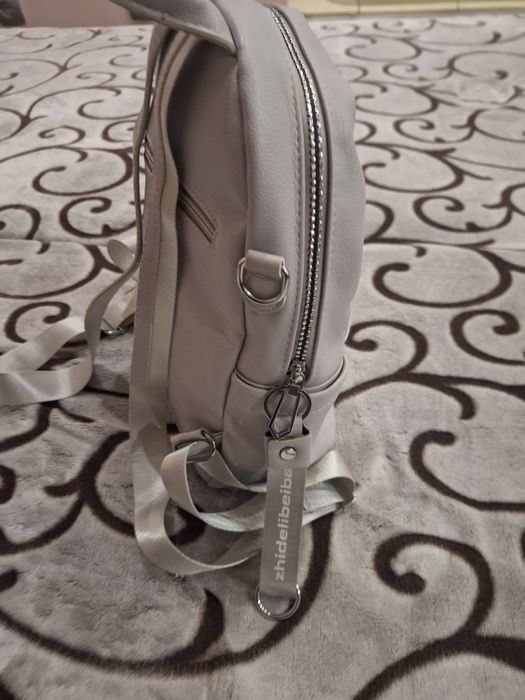 Сива раница за 22лв