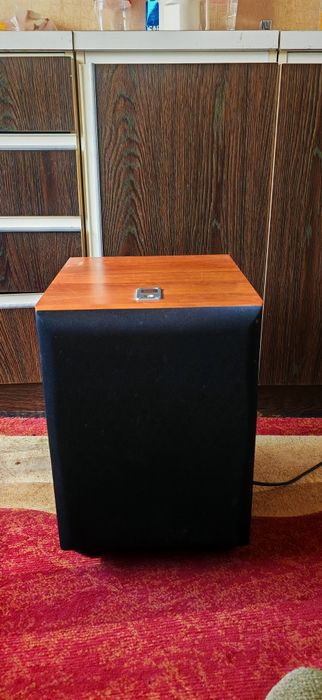 Сабуфер Jbl e150