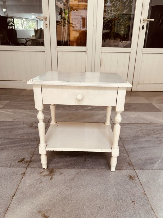 Винтидж нощно шкафче / помощна масичка