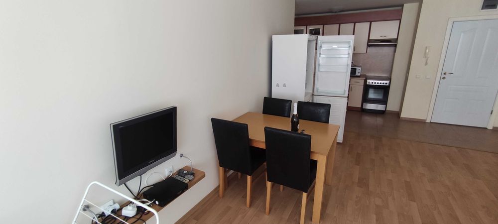 Дава се под наем Двустаен апартамент в Свети Влас - 76 кв.м за 180 € - Снимка #3