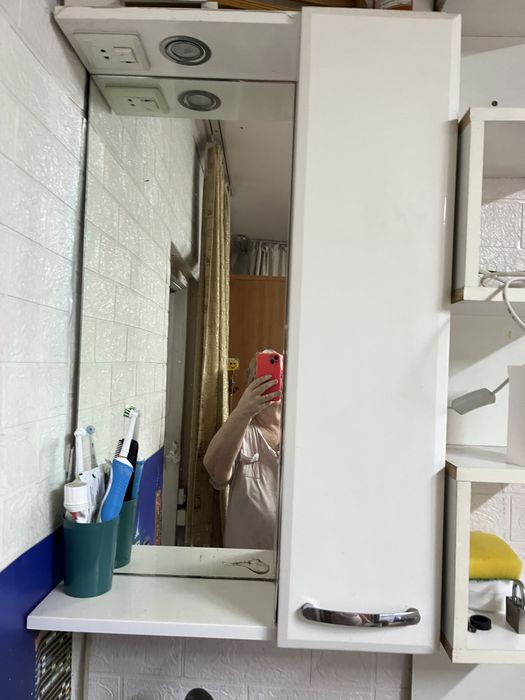 Продат полку с зеркалом б/у