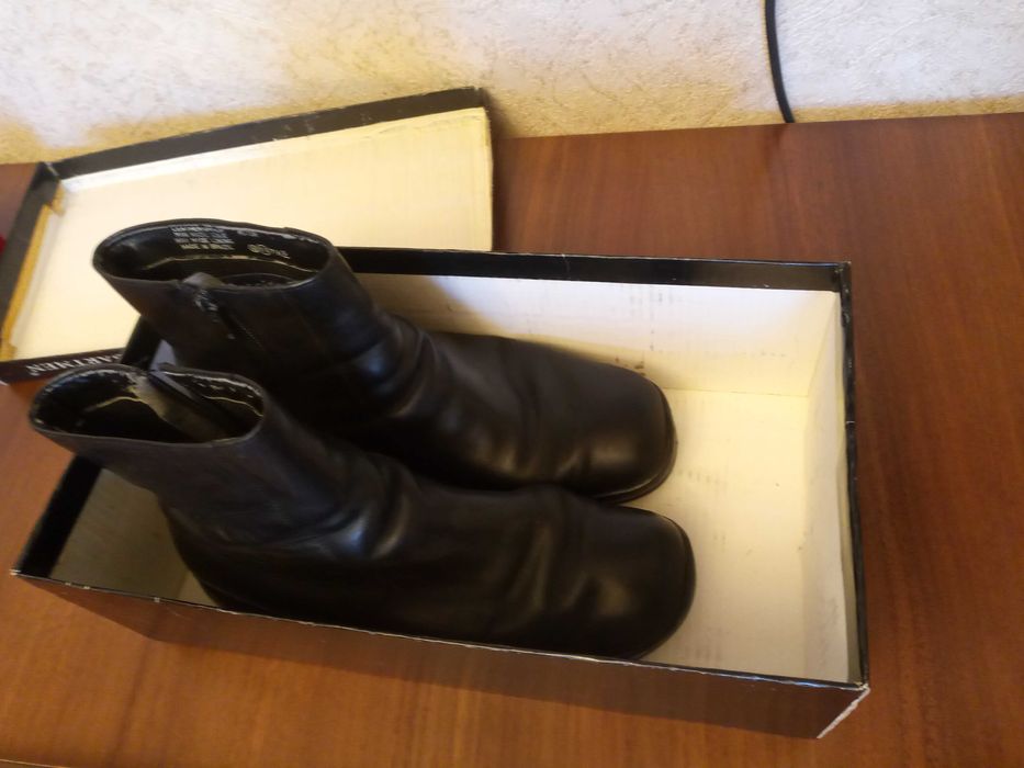 Продам полусапожки натуральная кожа 100тыс, простые БЕСПЛАТНО