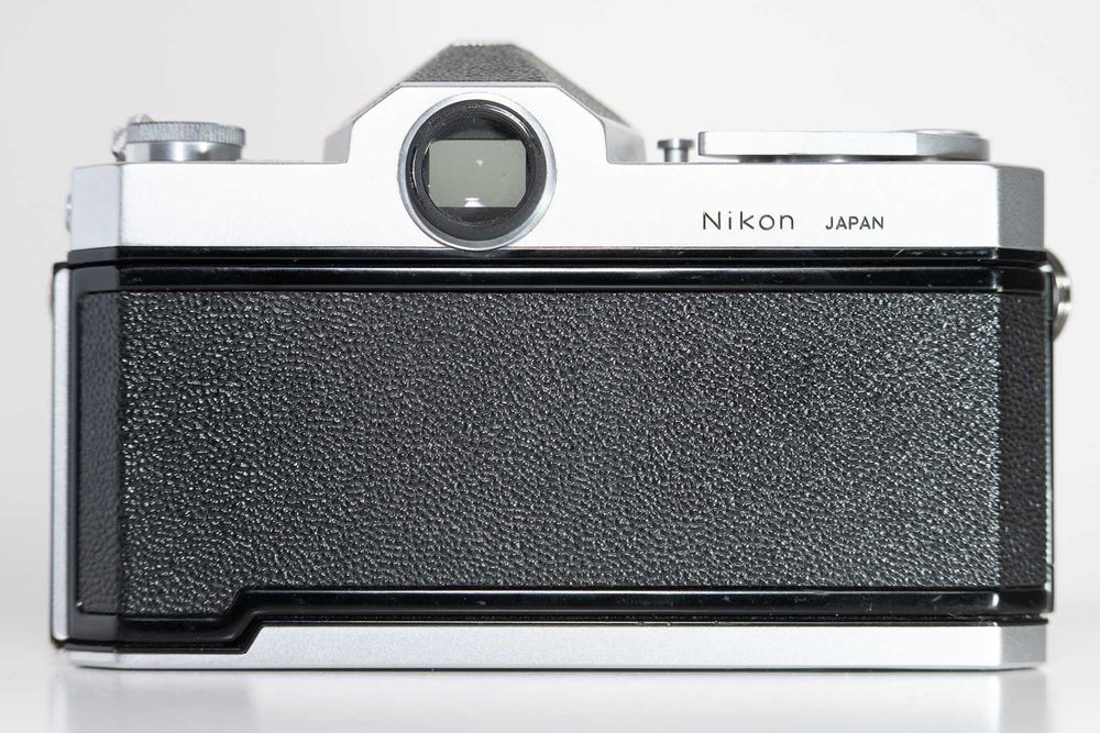 Aparat film Nikon Nikkormat FTn cu obiectiv Nikon Nikkor-H 50mm F2