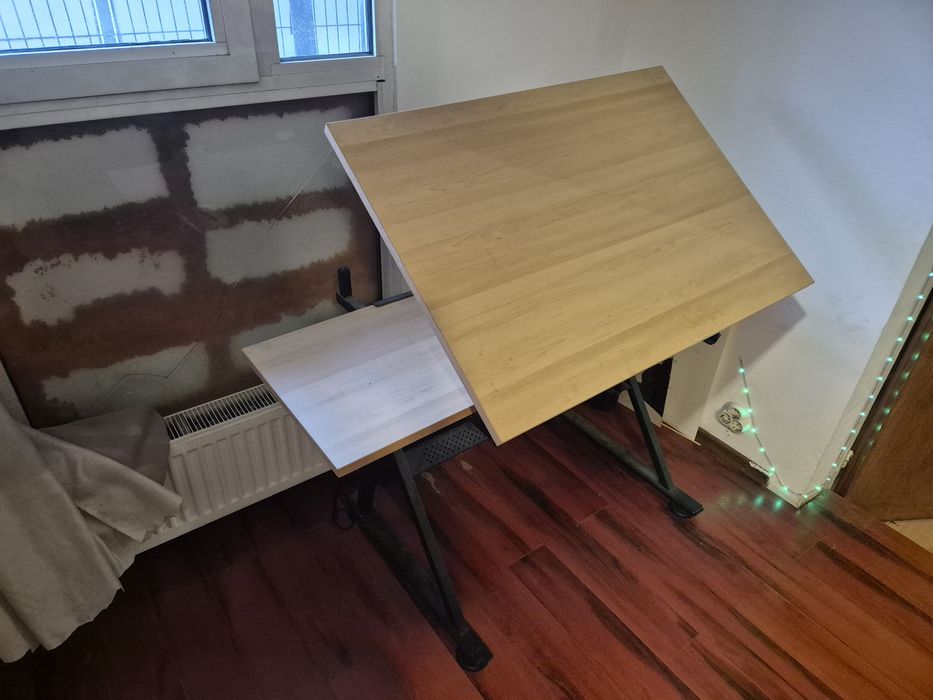 Birou pentru desen tehnic (planseta rabatabila)