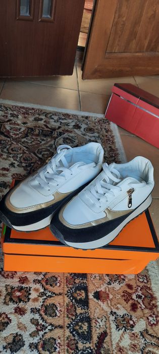 Продам обувь в отличном состоянии