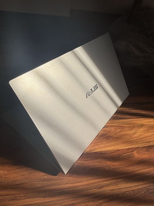 Лаптоп ASUS 15.6" Ryzen 5 16GB RAM  512GB SSD