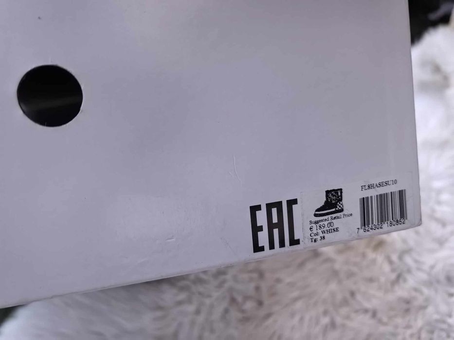 Guess оригинални дамски апрески 38 номер