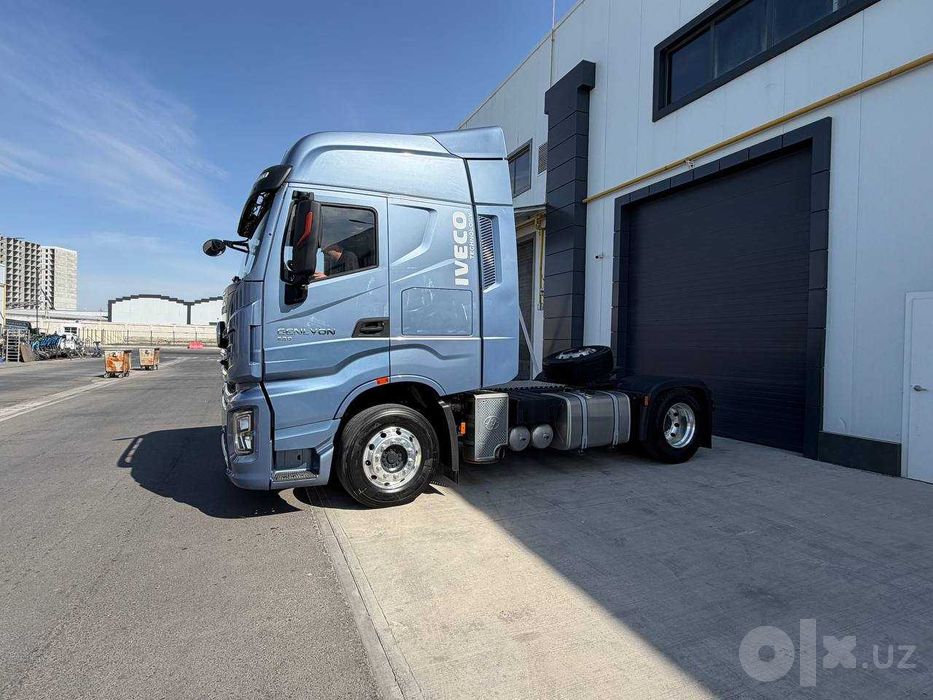Седельный тягач HONGYAN GENLYON 4×2
