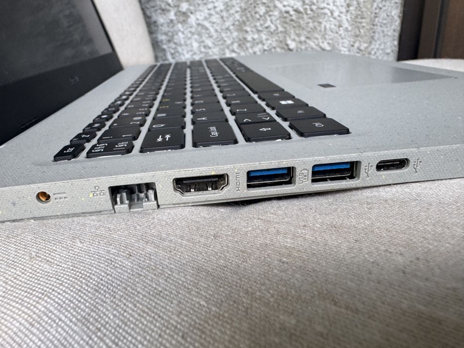 Laptop Acer Aspire Vero AV15-51 cu procesor Intel® Core™ i5-1155G7