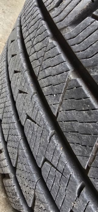 22г. 245 40 18 гуми Vredestein Quatrac pro dot.4822