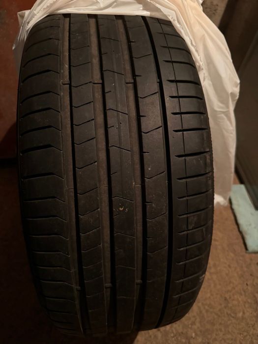 Pirelli 265-35-21 Dot24,25