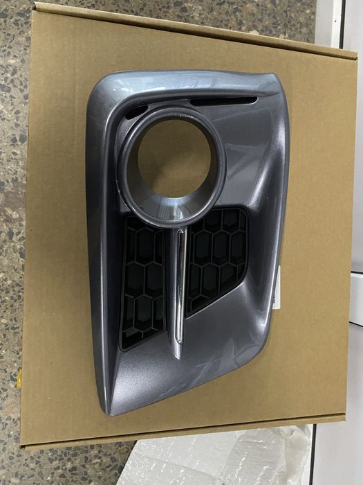 Накладка Туманка для Lexus LX 570 F sport