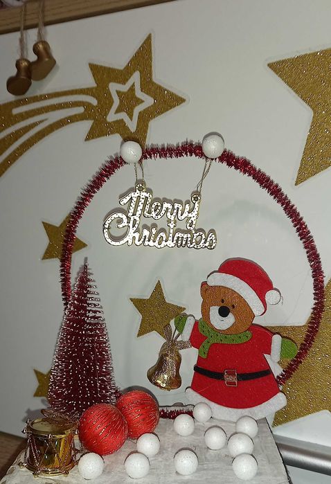 Коледни украси подаръци свещници