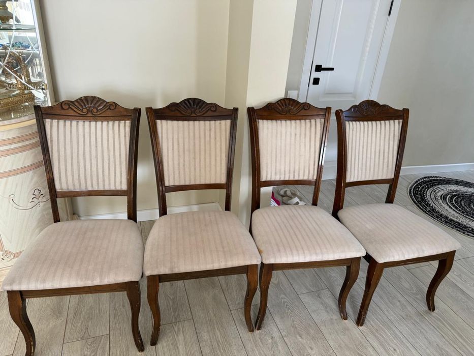 Продам стулья дерево